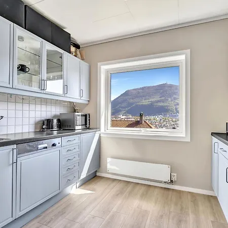 Panorama Apartment *